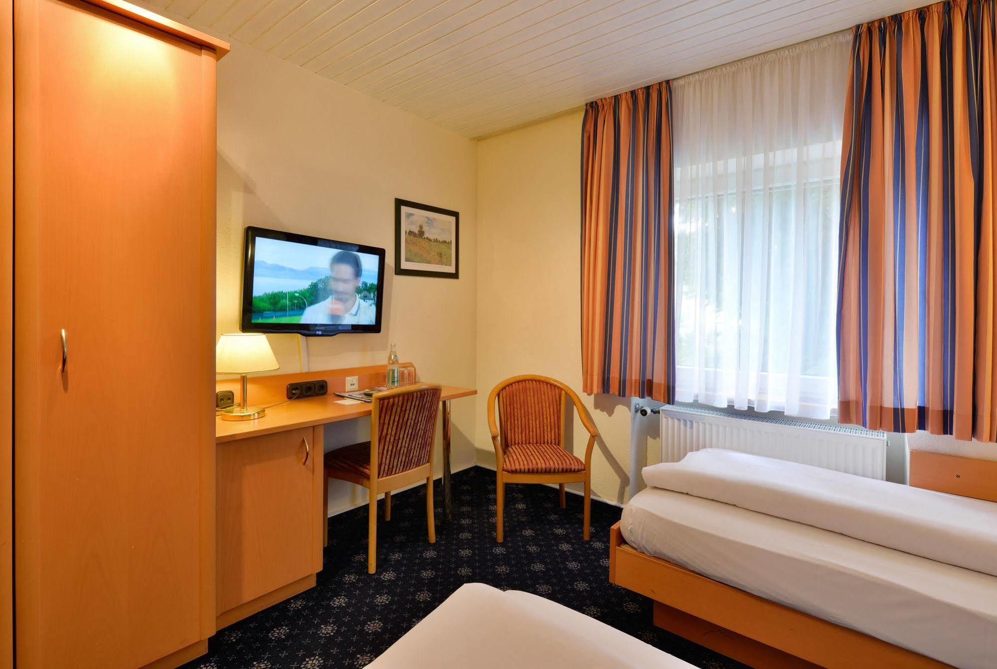 Boutique Hotel Erb Muenchen Parsdorf ฟาเทอร์ชเต็ทเทิน ภายนอก รูปภาพ